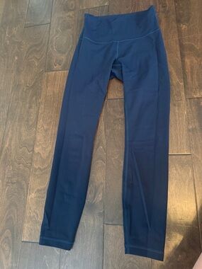 Lululemon size 4 wunder under leggings. No tag. Good used condition.